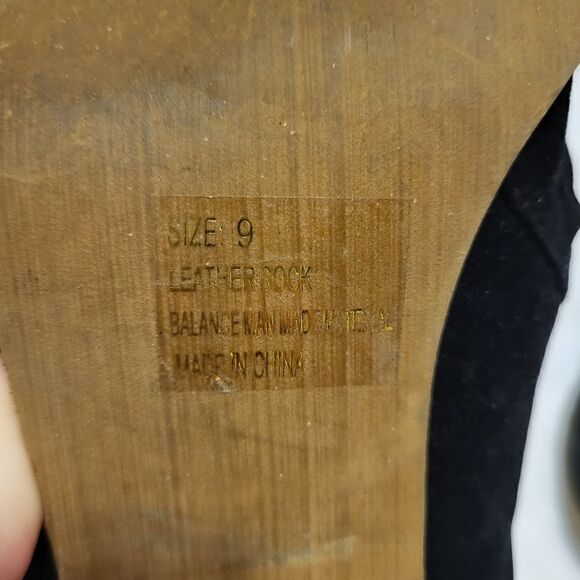 Restricted black suade zip up ankle booties - Picture 7 of 8